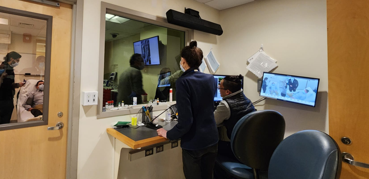 Observers in simulation control room
